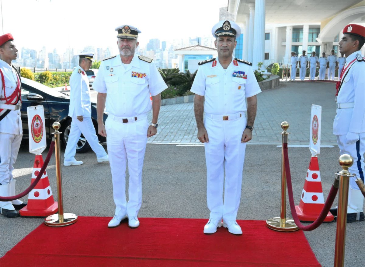 EUNAVFOR's tweet photo. First visit of the @OpComd_EUNAVFOR to Egypt.
He met with Egyptian Navy Commander, Lieutenant General Ashraf Ibrahim Atwa Megahed, and they exchanged views on future cooperation between Egypt and #EUNAVFOR.
More information here ➡️ https://t.co/VBCGWdE2OF
#MoreThanShips https://t.co/gltjSWzEUG