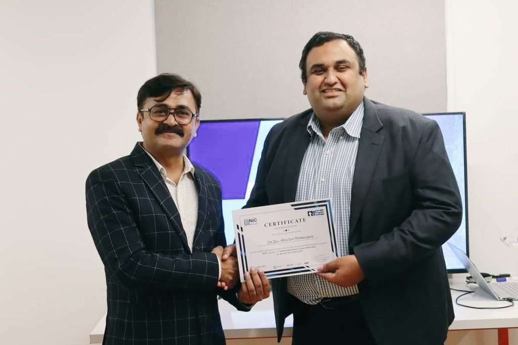 MurtazaSahito1's tweet photo. Receiving 2-days training certificate from Syed Azfer Hussain, Project Director, NIC Hyderabad https://t.co/Xgq6hTDjCz