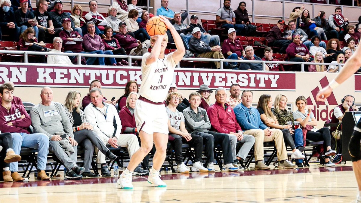 EKU_CoB's tweet photo. Our @EKUHoops Sophomore Guard Jackson Holt is a winner on and off the basketball court. Majoring in Finance, Holt knows what it takes to get the win. Join Holt in the classroom in the @eku Business and Technology Center. #EKUHoops #ColonelsMeanBusiness https://t.co/JzxyVLY4oP