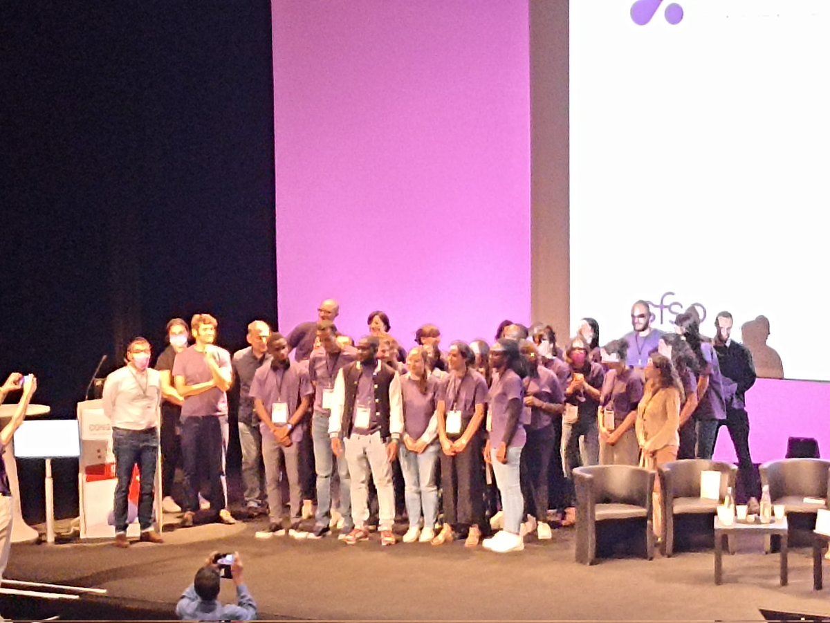 Et voilà. Trois jours de partage de rencontres et... de danse s'achèvent. Merci <a href="/SFSPasso/">Société Française de Santé Publique</a> et toute son équipe. 
C ' était vraiment bien !