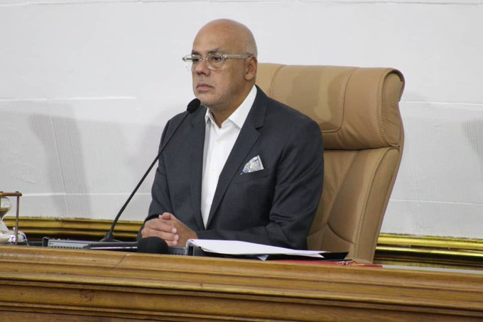 📢¡𝐀𝐬í 𝐥𝐨 𝐃𝐢𝐣𝐨!  🇻🇪
Presidente de la AN, diputado <a href="/jorgerpsuv/">Jorge Rodríguez</a>: Si de algo debemos sentirnos orgullosos los venezolanos y las venezolanas es que el legado del Comandante Hugo Chávez y su ejemplo continúa vivo.  #ElEsequiboSeDefiende