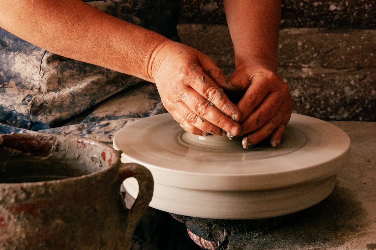 ExploreGerace's tweet photo. 🏺 Laboratorio di ceramica | Explore Gerace 🏺
Unisciti a noi per il "Laboratorio di Terracotta"!
Scopri di più 👉 https://t.co/Q1BbnbhNs3
Prenotazioni 👉 +39 3281364794 | lucernarte@virgilio.it 
#gerace #arteceramica #calabria #visitcalabria #tradizione #cultura https://t.co/Nu5iyOaZsl