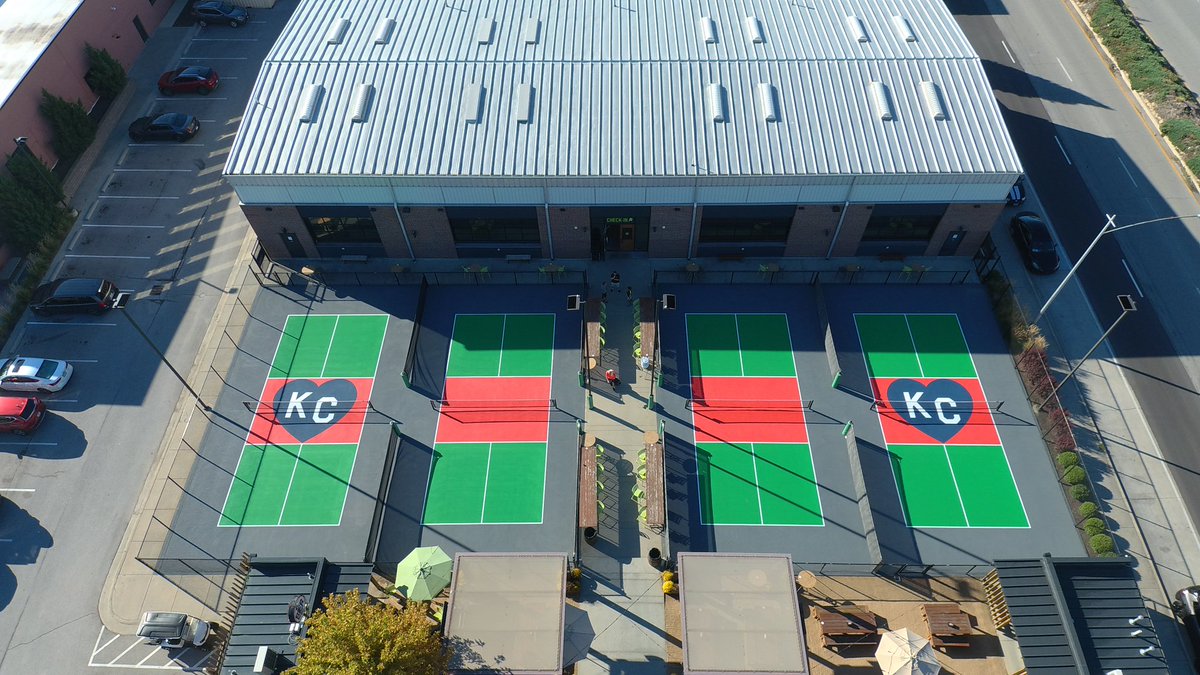 CharlieHustleCo's tweet photo. BREAKING! There’s been a heart shaped addition to the courts at @ChickenNPickle in NKC. Nicely done friends! #heartofkc https://t.co/w5xXWSRf5X