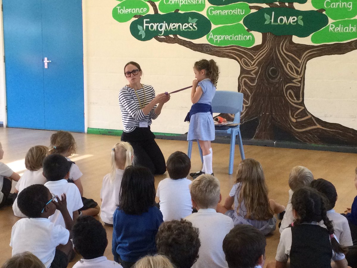 HAprimaryschool's tweet photo. Thank you to @sophyhenn for opening our newly refurbished library for the infants this afternoon. We had a fantastic afternoon learning lots of life sized animal facts! https://t.co/dTRgCDxovO