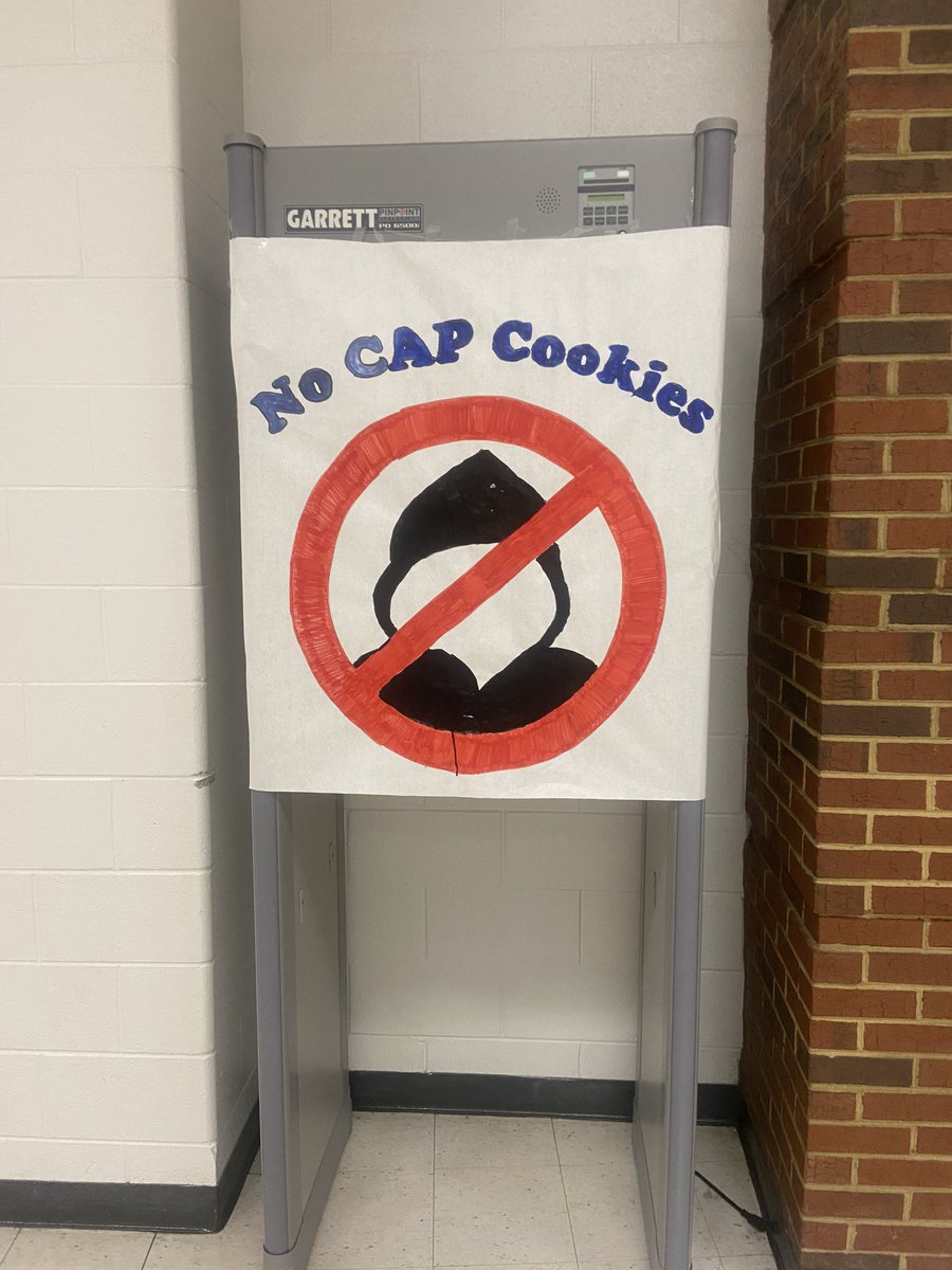 DMoore_Math's tweet photo. The Heritage Math Family is doing a “thing” today! #PBIS. #5800family https://t.co/p6z7eXRVLE