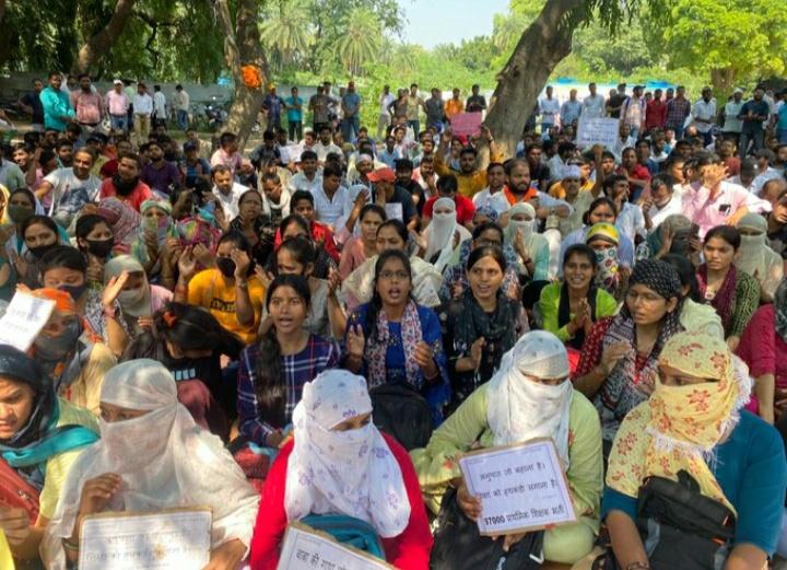 बेसिक शिक्षा मंत्री जी का बयान बहुत ही निंदनीय है!
5 सालों से बेसिक में सूखा पड़ा है 5 दिसंबर 2018 के बाद से प्राथमिक में कोई नई भर्ती नहीं आई हर साल शिक्षक रिटायर हो रहे लेकिन मंत्री जी का अनुपात समानुपात नहीं बिगड़ रहा है महोदय आखिर ये वनवास कब खत्म होगा?<a href="/thisissanjubjp/">Sandeep Singh</a>