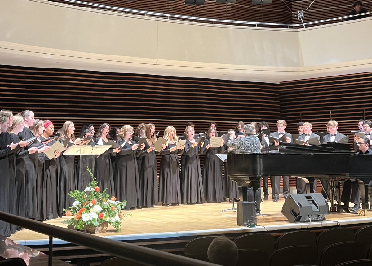 DondePlowman's tweet photo. As we continue celebrating our new College of Music on this #BigOrangeFriday, I am proud of our incredible students who have shared amazing performances, inspiring words, and sentiments of joy with our @MusicUTK community. It truly is great to be a Tennessee Vol!🍊🎶 https://t.co/xjPYKl05v0
