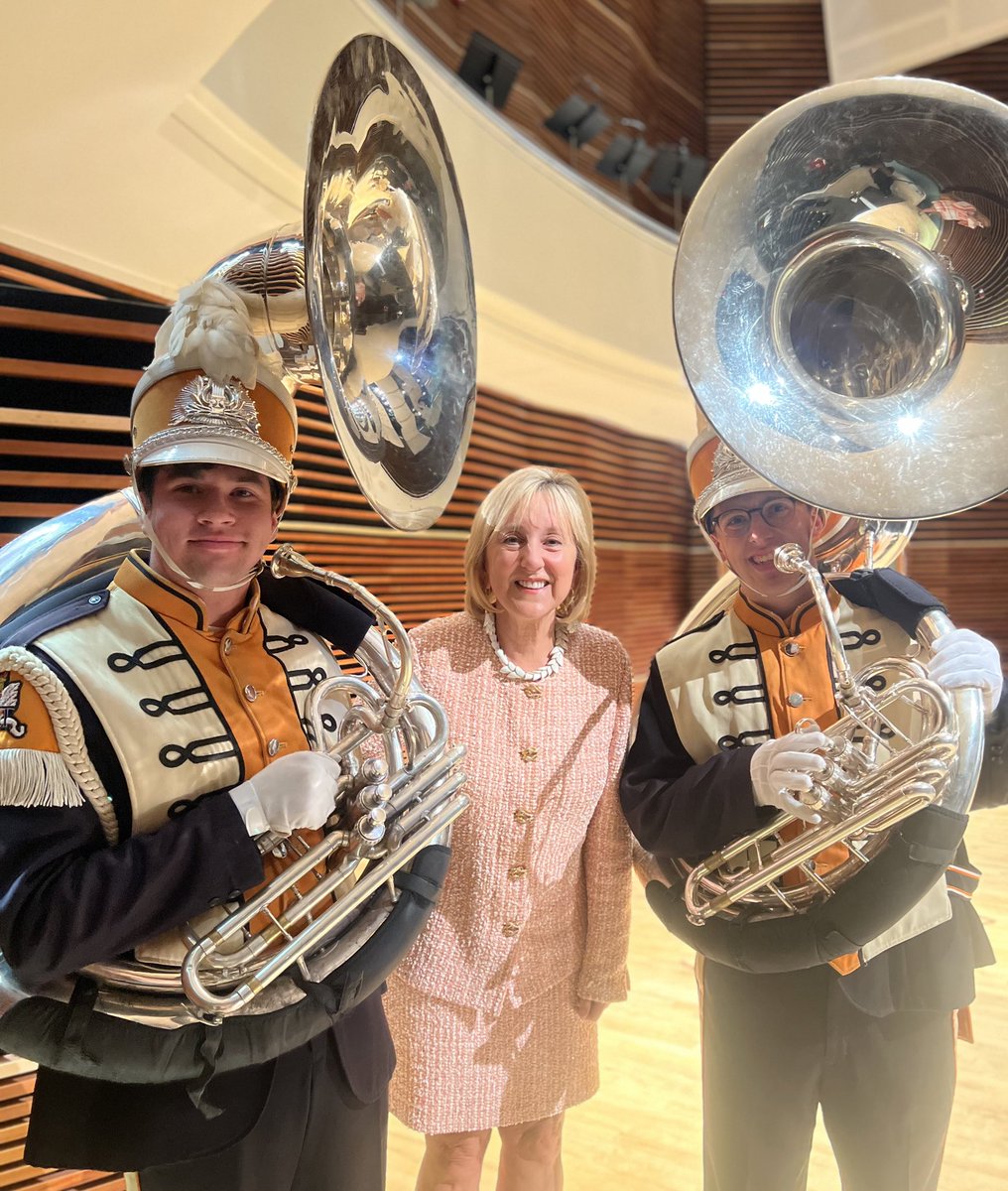 DondePlowman's tweet photo. As we continue celebrating our new College of Music on this #BigOrangeFriday, I am proud of our incredible students who have shared amazing performances, inspiring words, and sentiments of joy with our @MusicUTK community. It truly is great to be a Tennessee Vol!🍊🎶 https://t.co/xjPYKl05v0