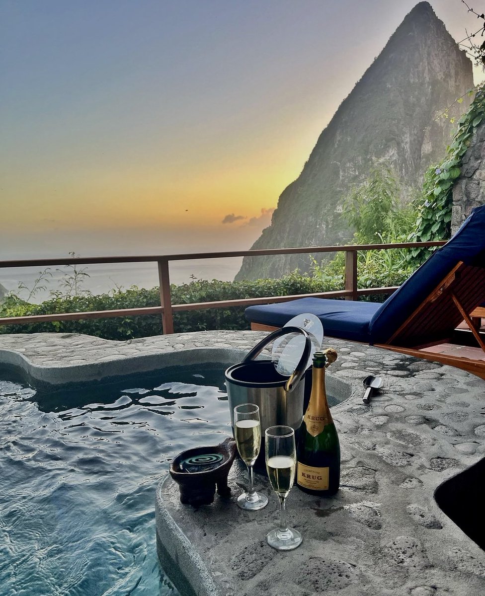 Ladera_Resort's tweet image. Poolside Champagne with the Pitons.

@lillisnappedit

#smoothie #forbestravelguide #sustainabletravel #dasheene #farmtotable #travelstlucia #laderaresort #ladera #stlucia #pitons #caribbean #luxuryhotel #honeymoon #wedding #romance #adventure #jmak #bucketlist #bestresort