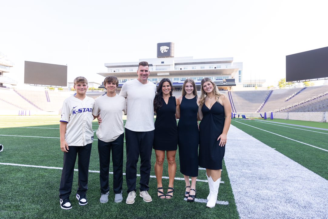 One of the best in the business 🏈
We 💜  <a href="/CoachKlanderman/">Joe Klanderman</a>

#NationalCoachesDay