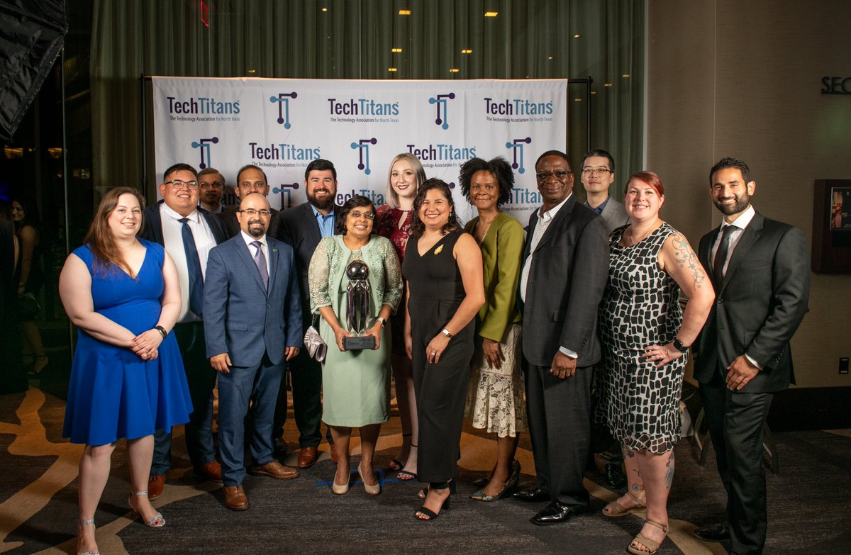 Congratulations 🥳 to the Tech Titans of the Future-Community College/University! Last weekend, the UNT College of Engineering, Diversity, and Excellence in Engineering Network won the Tech Titan of the Future award at the Tech Titans 2023 Awards Gala.