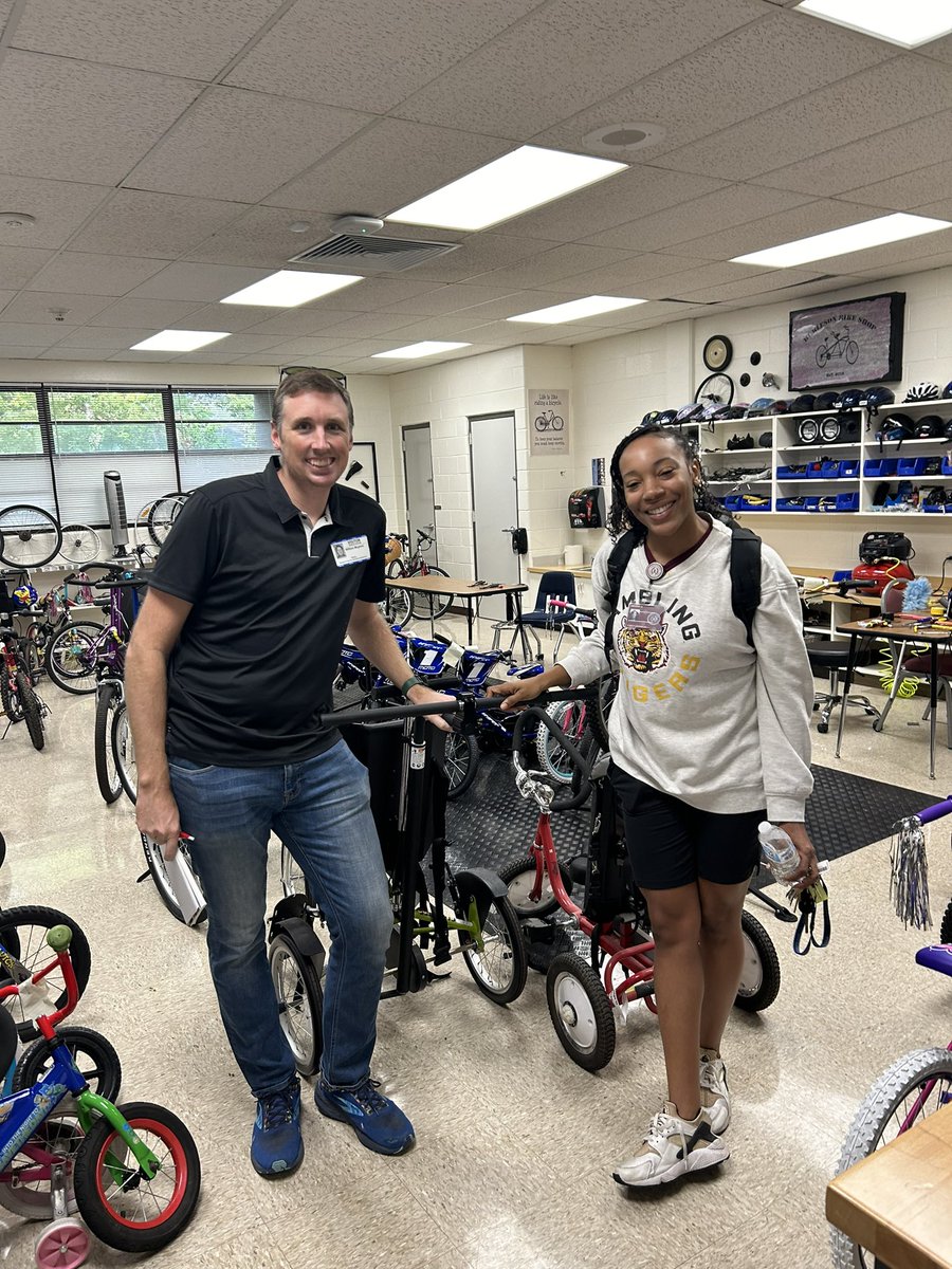 JoeAMontalvo's tweet photo. Thank you Mr. McGinnis our partner from the Believe it Foundation for coming by Burleson today and inspecting our Specially modified bikes that students will enjoy on Special Olympics Track and Field on March 7 &amp; 8, 2024. @DrH_OnTheEdge @DT_EISDSpecEd @EISDSpecial https://t.co/HLzuly7oPD