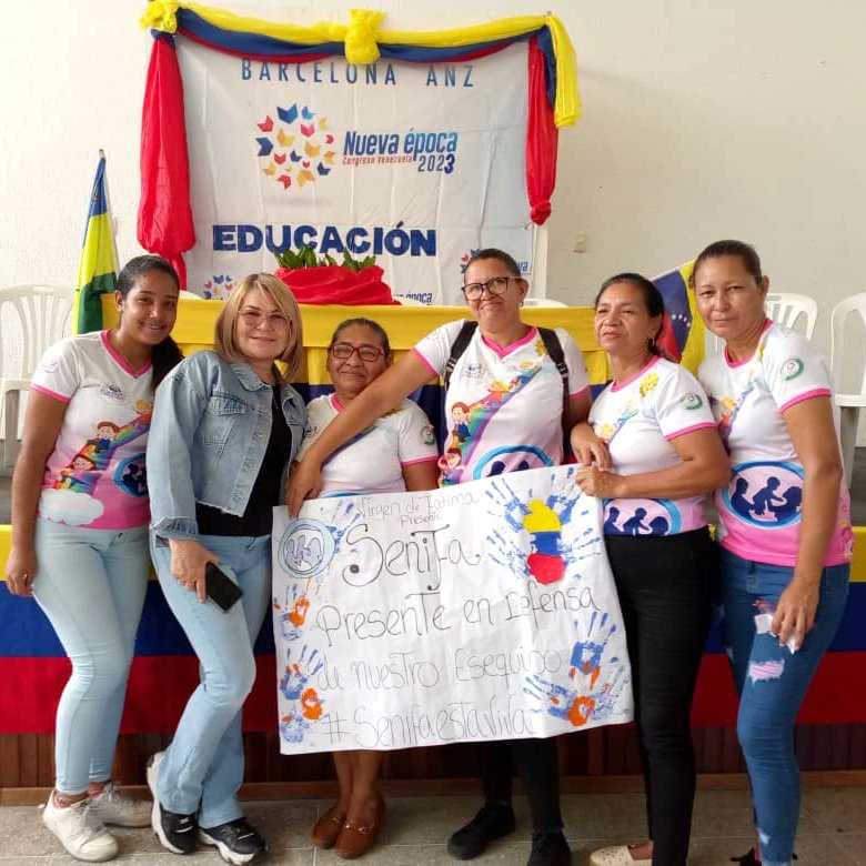 Senifa_Anzoa's tweet photo. Simoncito Comunitario ROMULO GALLEGOS, Municipio Simón Bolívar presente en el congreso educativo del Esequibo es nuestro
La Educacion no convencional, no se detiene!
@gtorodelara
@senifaoficial
@delcyrodriguezv
@ConCiliaFlores
@NicolasMaduro 
@ConMaduroMas_
@PresidencialVen https://t.co/zy17DElKjQ