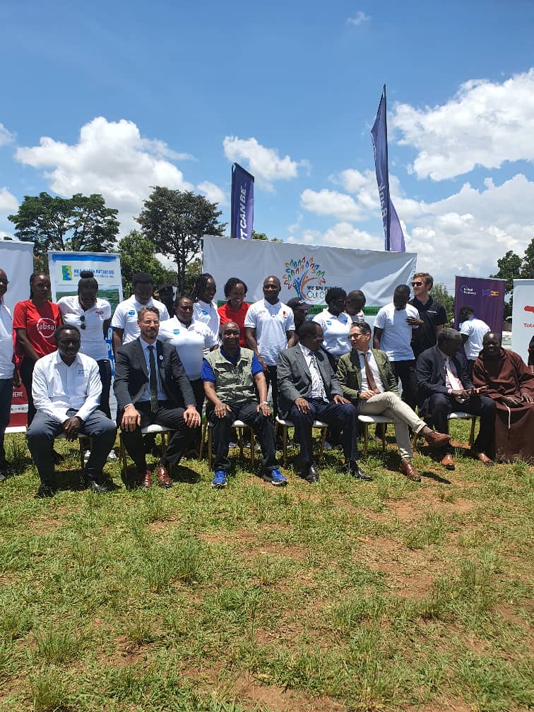 EUinUG's tweet photo. Ambassador @JanSadek affirmed #TeamEurope commitment to #environment conservation.
Speaking on behalf of the President, the Minister @min_waterUg thanked the 🇪🇺 EU for its €40 million Forestry Programme to 🇺🇬 due to kick off early next year.
#ForestPartnership
#rootscampaign https://t.co/zGXHi2PZIo