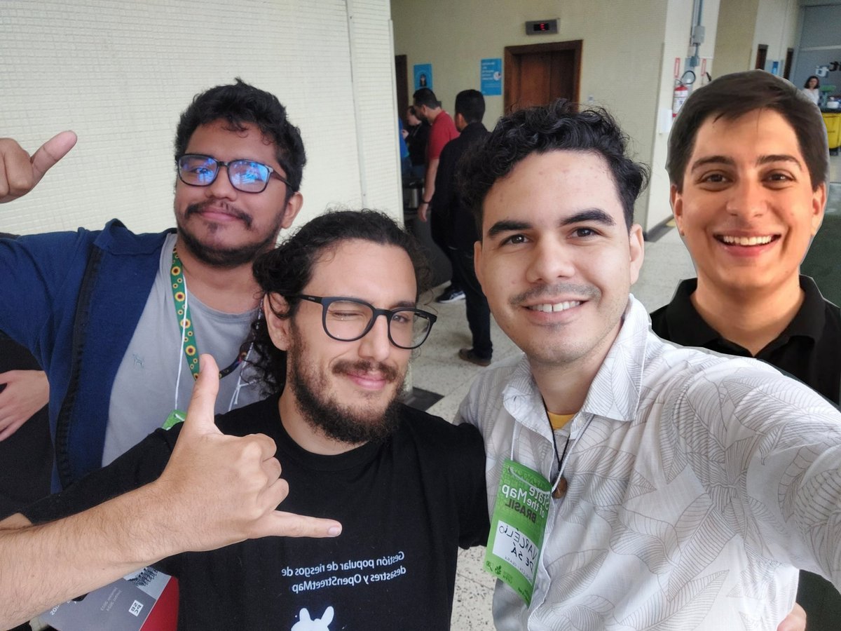 <a href="/gustavo22soares/">Gustavo Soares</a> <a href="/matheusgomesms/">Matheus Gomes</a> <a href="/sotmbr2023/">State of The Map Brasil 2023</a> <a href="/OpenStreetMapBR/">OpenStreetMap Brasil</a> <a href="/kauevestena/">Kauê</a> Agora, sim o <a href="/matheusgomesms/">Matheus Gomes</a> estava lá conosco.