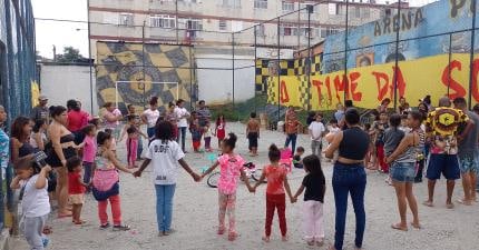 belemspfc's tweet image. Boa tarde ! Estamos chegando a 2.000 cestas montadas com doações voluntárias de amigos, ontem 05/10 foram 70 + 2 bicicletas 1 patinete e diversos brinquedos a famílias de diversas comunidades ! PITU FC NÃO AO RACISMO O TIME DA SOLIDARIEDADE cohab Carapicuíba.