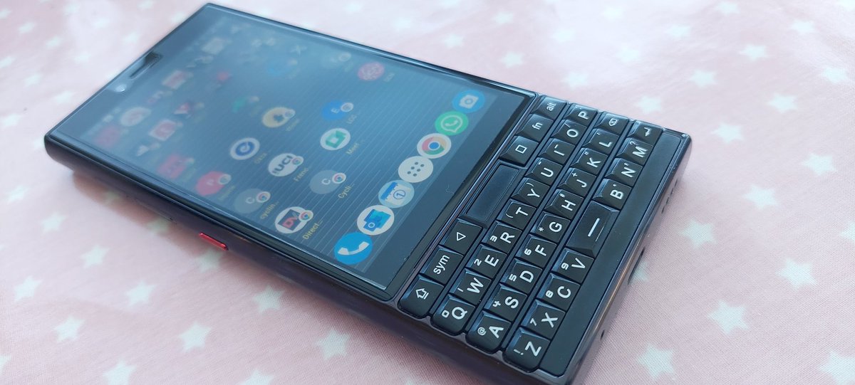 JezCox's tweet photo. (genuine personal / unpaid)
I often get asked, "what is that @BlackBerry @Android phone you're using?"
And I enjoy telling people about my work shredding /get it all done mini laptop in my pocket. Most try it and realise how badly they miss real typing. @Unihertz #titanslim https://t.co/NiLktVoxRc