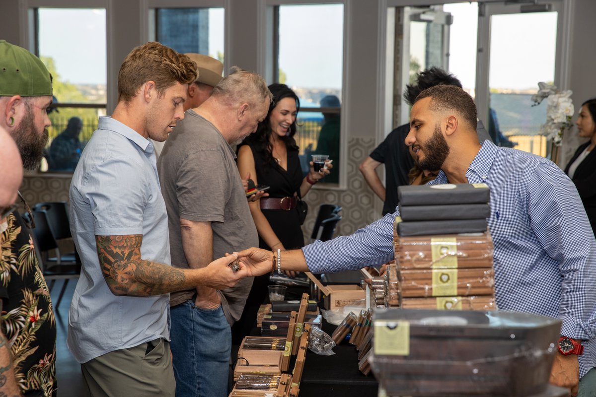 When I first met Henderson six years ago, I immediately recognized his talent. This was before he had even launched his brand, ADVentura Cigars, and started gaining recognition in the US. It's been a pleasure and inspiration to witness his growth and development as a cigar maker.