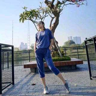 _niningpratiwii's tweet photo. Shopee Live: Ibu dan anak join yukkk. Tonton VilunaStyle live sekarang: https://t.co/bdOsBvdthL https://t.co/hfcXTkK7DZ