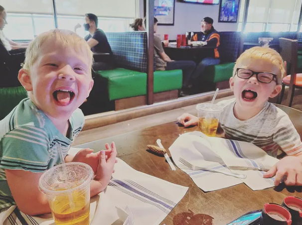 caddyshack_rose's tweet photo. It's World Smile Day! 😃 Thanks for all the smiles you share with us at the Shack! 💚 #Caddyshack #Smile https://t.co/1LZspx8Lia
