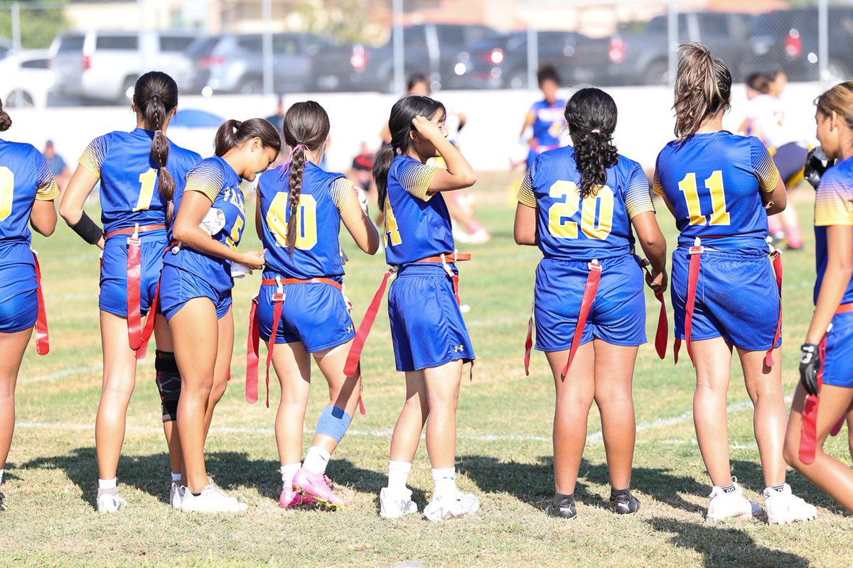 It’s the inaugural season of girls flag football at all four of the #PYLUSD comprehensive high schools! 

Read the full story here: goodnews.pylusd.org/?p=25150

Pictured is Valencia's game on Monday, October 2nd against Cypress.