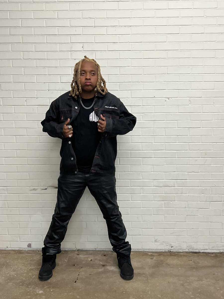 $hotbyElms* tweet media