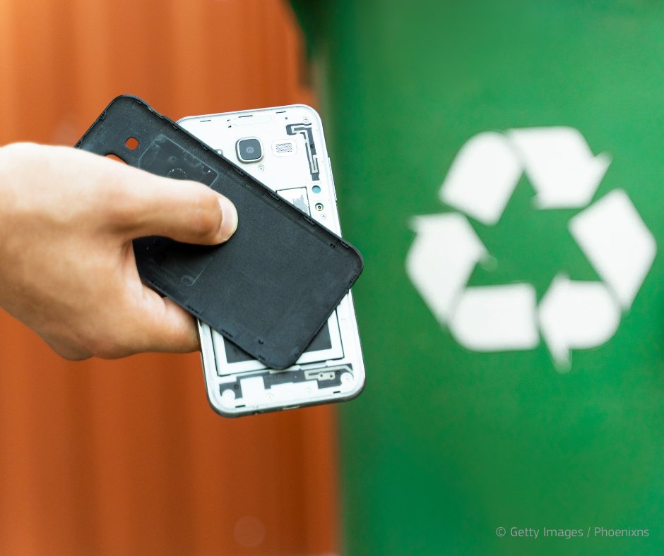 EU_ENV's tweet photo. In 🇪🇺 there are around 2 unused electronic devices per person

Our 🆕 policy recommendations to incentivize the return of these electronic devices will help increase their collection, ♻️ re-use, repair, refurbishment and recovery: https://t.co/9CW43HEYTJ

#CircularEconomy #EWaste https://t.co/ncTf3M4Kzn