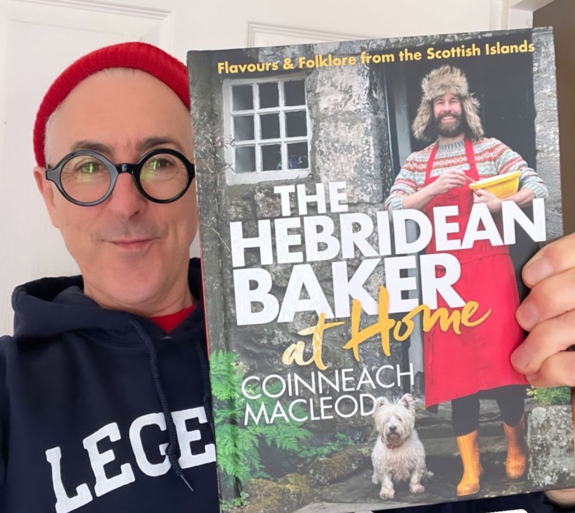 Ohhh it’s the wonderful Alan Cumming with my new cookbook - you can order yours here amzn.eu/d/gMB1bq4