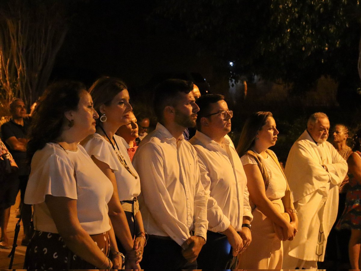 JMirandaPSOE's tweet photo. Esta semana #Atogo y #ElDesierto celebraron sus fiestas. Pequeñas, modestas, pero en ellas se vuelca todo el sentimiento y el orgullo de sus vecinas y vecinos.
Para mí siempre es un placer acompañarles, charlar y caminar por sus calles.
#JenniferMiranda https://t.co/6GIKJAdynj