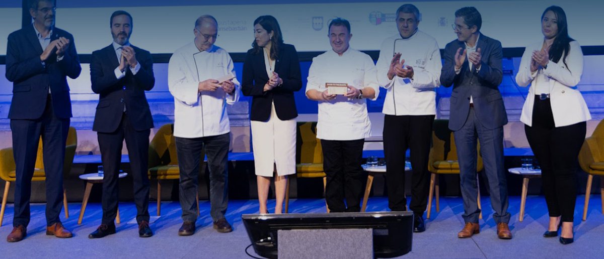 ¡Descubre cómo dos reconocidos chefs se han convertido en embajadores del turismo sostenible de la OMT! 🥘✨ 👉 tinyurl.com/yxr3zjun

#GastronomíaSostenible 
#MartinBerasategui 
#PedroSubijana
#OMT
