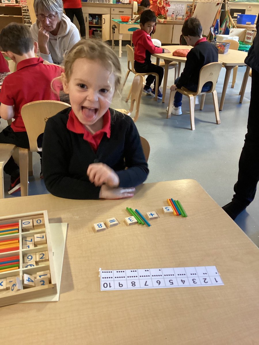 CarlibarNursery's tweet image. Today we are using our super maths skills to add and subtract. We learned the symbols for plus and minus.  “I can count my sticks, it is 9” #simplemaths #earlyyearsnumeracy