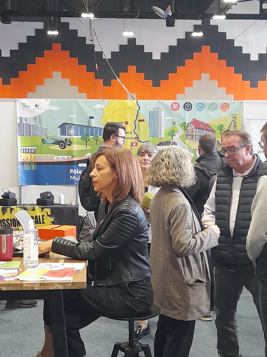 ValerieColella's tweet photo. 🔛 En direct de #Saintlouis le salon @TrinatEmploi bat son plein .👍Les entreprises vous attendent notamment le secteur pharmaceutique...🤞N'hésitez pas et venez vous présenter, les équipes de @poleemploi_GE sont là pour vous accompagner. https://t.co/vsvncsVui2