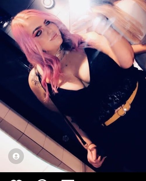 Wrestlewriter22's tweet photo. #pinkhaired girl brawl who's winning? Strip match https://t.co/S5Za82xaLv