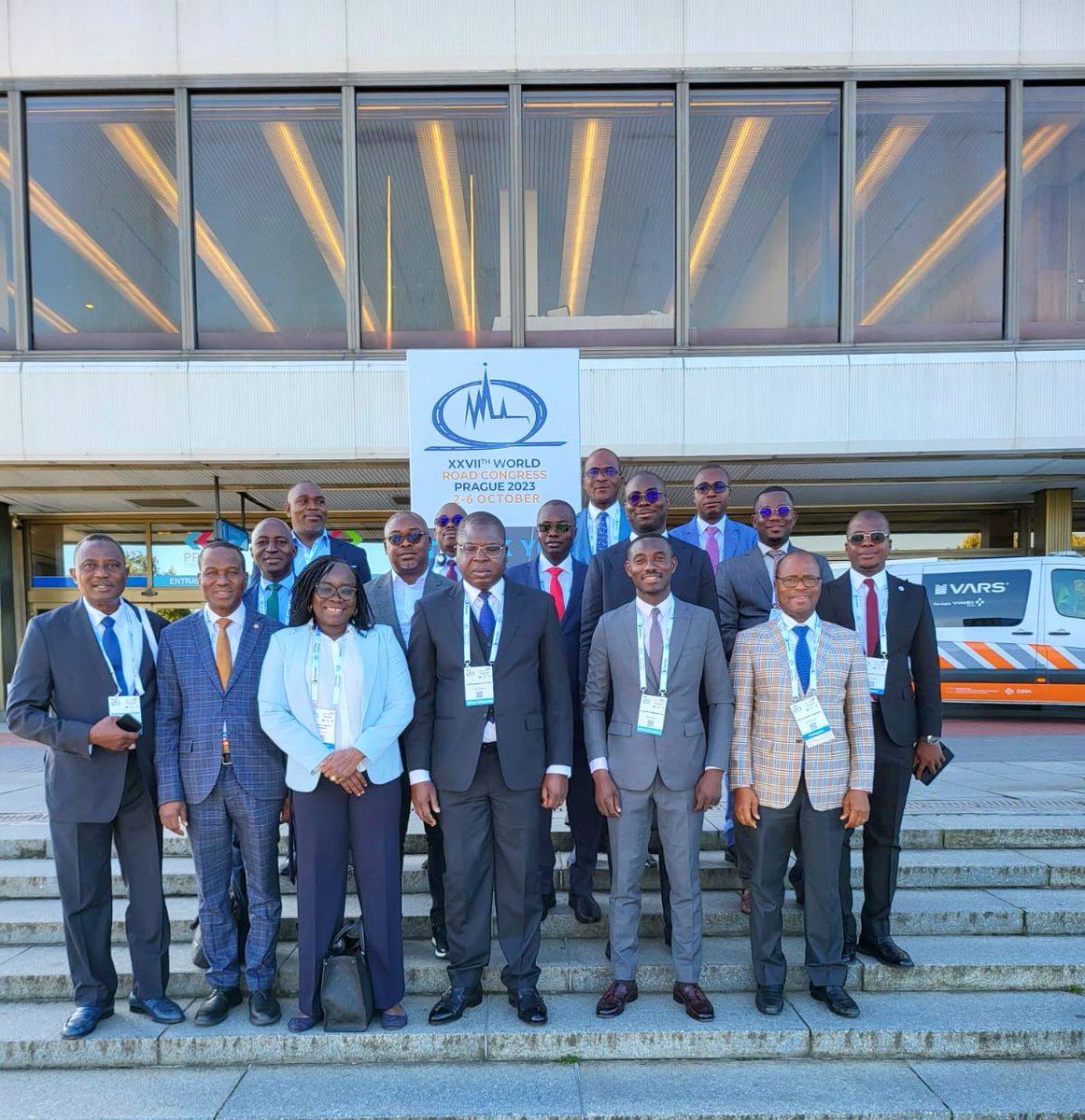 Gouvciofficiel's tweet photo. #Société | 27e Congrès mondial de la route : le ministre Amédé Kouakou accorde une audience à l’entreprise Unido

Abidjan, le 06 octobre 2023 - En marge du 27e congrès mondial de la route, le ministre de l’Équipement et de l’Entretien routier, Amédé Kouakou, a accordé une audience à l'entreprise Unido le mardi 03 octobre 2023. 

Composée d’une délégation de cinq membres dont son directeur général M. Nichido, l’entreprise Unido souhaite accompagner la Côte d’Ivoire dans le développement de ses infrastructures routières. Pour Unido, la Côte d’Ivoire est un pays phare parmi les 138 pays où elle exerce.

En savoir plus ➡ https://t.co/AA8KzLZ662

#CICG #GouvCI