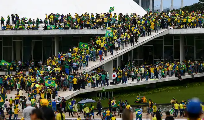 RonnyCombate's tweet photo. 🚨ATENÇÃO:

Xandão vota pela condenação de mais seis réus por atos golpistas, foram condenados a punições que variam de 12 a 17 anos de prisão.
@alexandre 

Moraes também propôs pagamento de R$ 30 milhões por danos morais coletivos.

Siga nosso perfil e acompanhe o fim do bolsonarismo.

Petrobras, O Palmeiras, Abel, EliminaçãoAFazenda, Cariucha