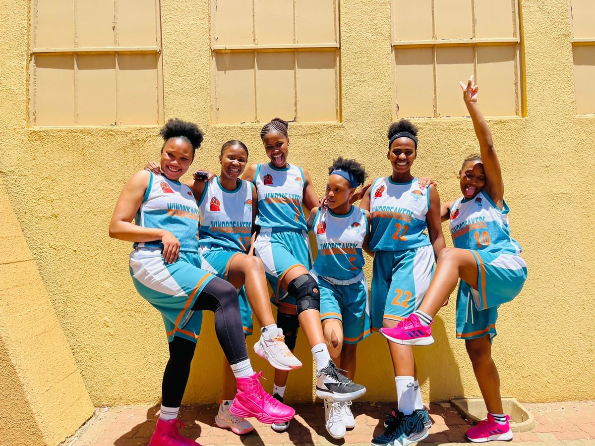 CoachLustar's tweet photo. #UnleashTheBrand 👊🏾 as we launched the women #BNLSA section ⛹🏾‍♀️ as 2021 was a great year back from #Covid_19 to #WomandlaInSport 🏆 #EveryShotCounts🏀 https://t.co/0c1Eu0YON3