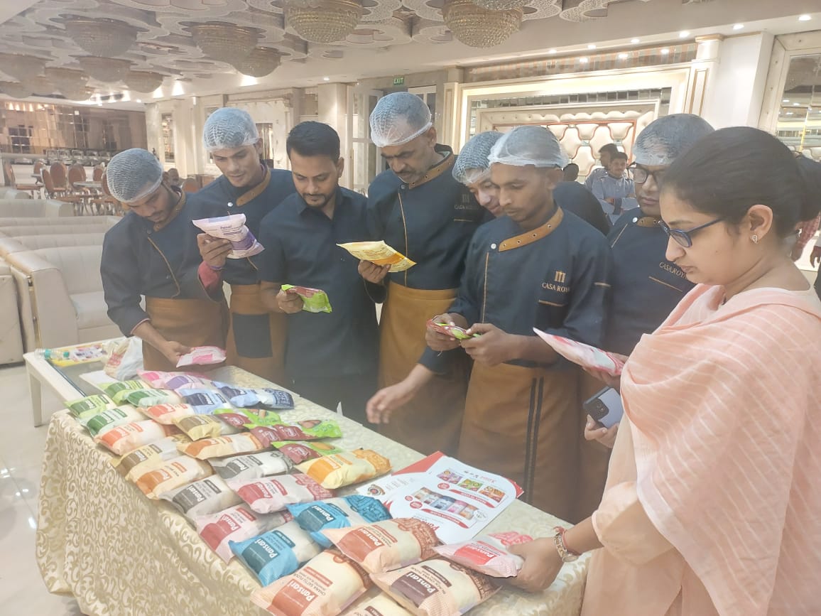 ERC_SOUTHWEST's tweet photo. Department of Food Safety South West district organized Eat Right Millet Mela cum Yoga session in Janakpuri area on 06.10.2023. Revive your health with goodness of Millets. https://t.co/sUqMw4fE4h