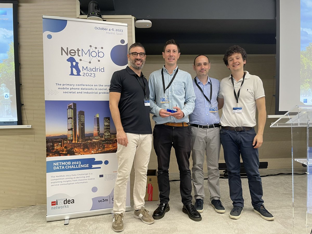 NUnetsi's tweet photo. @ric_dicle @JrClodomir @ric_dicle is the co-supervisor of two winners! Best poster @arthurvdvrt and second best contribution by Thomas Collins. @Connections_Lab  in collaboration with @Fede_Botta @exetercompsci https://t.co/iAARa8YIoD