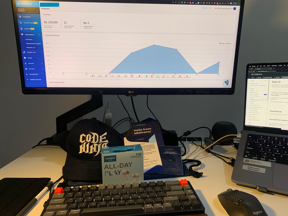 Thank God It's Friday!

🎁 Just received this amazing gift from <a href="/midtrans_id/">Midtrans</a>  as part of their Developer Connect Program!

👩‍💻👨‍💻 Fellow developers, want to get your hands on these gifts too? Don't miss out! Sign up here: lnkd.in/gfuYKahS