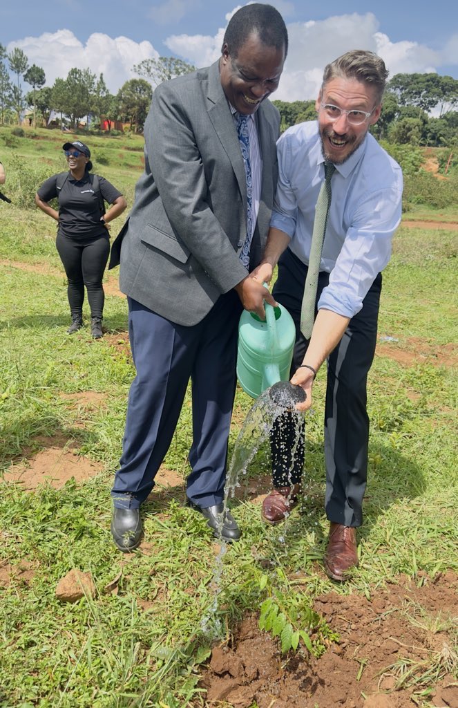 TotalEnergiesUG's tweet image. #TotalEnergiesEPUganda has been part of the #RunningOutOfTrees campaign since 2019.

🔹We have engaged in preserving 10,000 hectares of natural forests 
🔹We are restoring 1,000 hectares of tropical forest 
🔹I&apos;m 2022, under our &apos;Grow A Tree Everywhere campaign, we planted over…