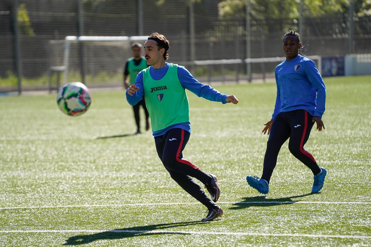 Intensitat per continuar endavant! 💪🏻⚽

#seremmés💙🖤