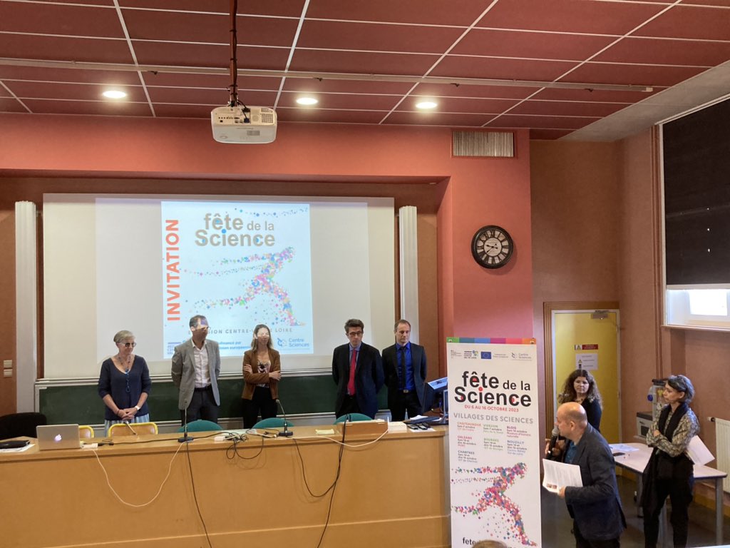 Ouverture de la <a href="/FeteScience/">Fête de la science</a> #FDS2023 à <a href="/metro_orleans/">Orléans Métropole</a> au sein de l’<a href="/INSPECVL/">INSPÉ Centre Val de Loire</a> en présence de <a href="/GHalbout/">Gilles Halbout</a> recteur de l’<a href="/ac_orleanstours/">Académie d'Orléans-Tours</a>, <a href="/ricBlond1/">Éric Blond</a> président de l’<a href="/Univ_Orleans/">Université d'Orléans</a>, A. Besnier VP <a href="/Europe_RCVL/">Région Centre-Val de Loire Europe</a>, N. Magneron directrice INSPÉ et des ambassadeurs S. Roger et <a href="/mariealefur/">Le Fur Marie Amelie</a>.