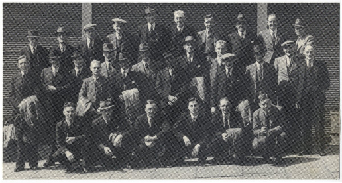 TheStoryDurham's tweet photo. Join our #DurhamDigitalDetectives by helping us identify a photo from our collection. Do you recognise anyone in this unidentified menβs group photo (c.1950)?
Please RT to spread the word #HistoryMystery π΅οΈ https://t.co/9WfGhdb2AD
