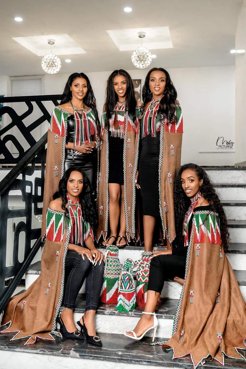 burqumsa's tweet photo. Happy Irreecha featuring the Dibaba family❤️😍🌳💪 https://t.co/w3byhJ4IWN