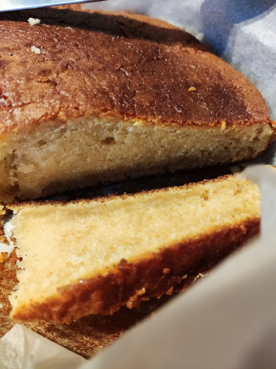 Esthresh tweet media