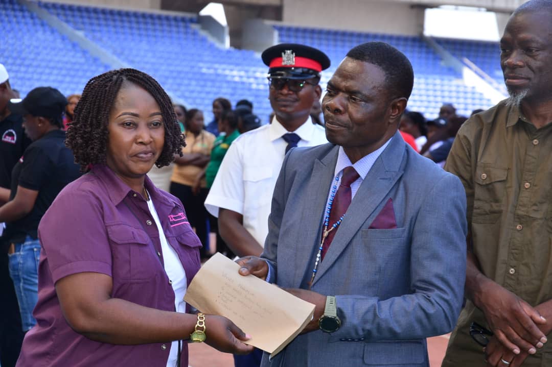 Yesterday, on National Teachers Day, one of our Jolly Future trainers, Vivien, received a special recognition award from the Teaching Council of Zambia which is great news and we are so pleased for her.
Congratulations Vivien! #Zambia #literacy #jollyfutures