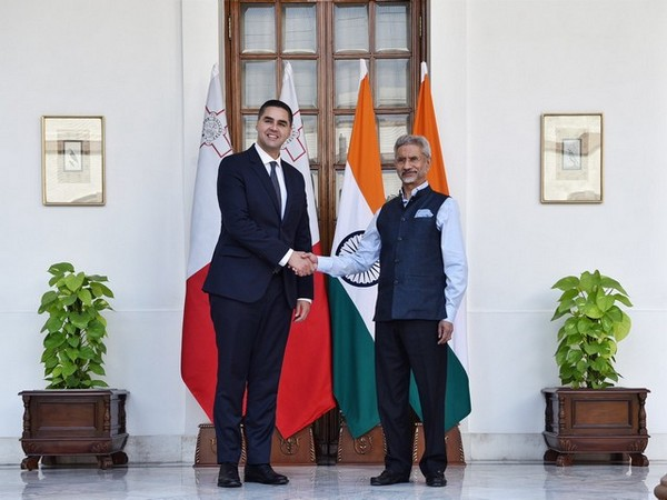 ani_digital's tweet photo. EAM Jaishankar discusses trade, investments with Maltese counterpart
Read @ANI Story | https://t.co/k6rmHvI9Wz
#India #Malta #Jaishankar #IanBorg https://t.co/XSjQJCQq03