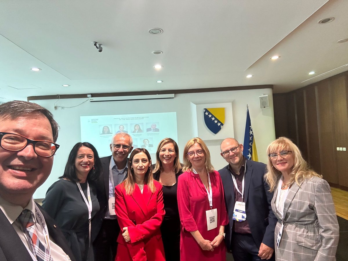 👾 Digital Skills in Public Sector 👾
 
#WesternBalkansDigitalSummit in #Sarajevo

Our new study “Empowering Progress with Digital Transition in Local Governments”

With Jana <a href="/ruppchristian/">Christian Rupp</a> @verena_wxlbrn <a href="/nalas_eu/">NALAS</a> <a href="/KDZ_Austria/">KDZ</a> @ReSPA_eu <a href="/rccint/">RCC</a>.

👉👉👉 buff.ly/3F6d4Ou