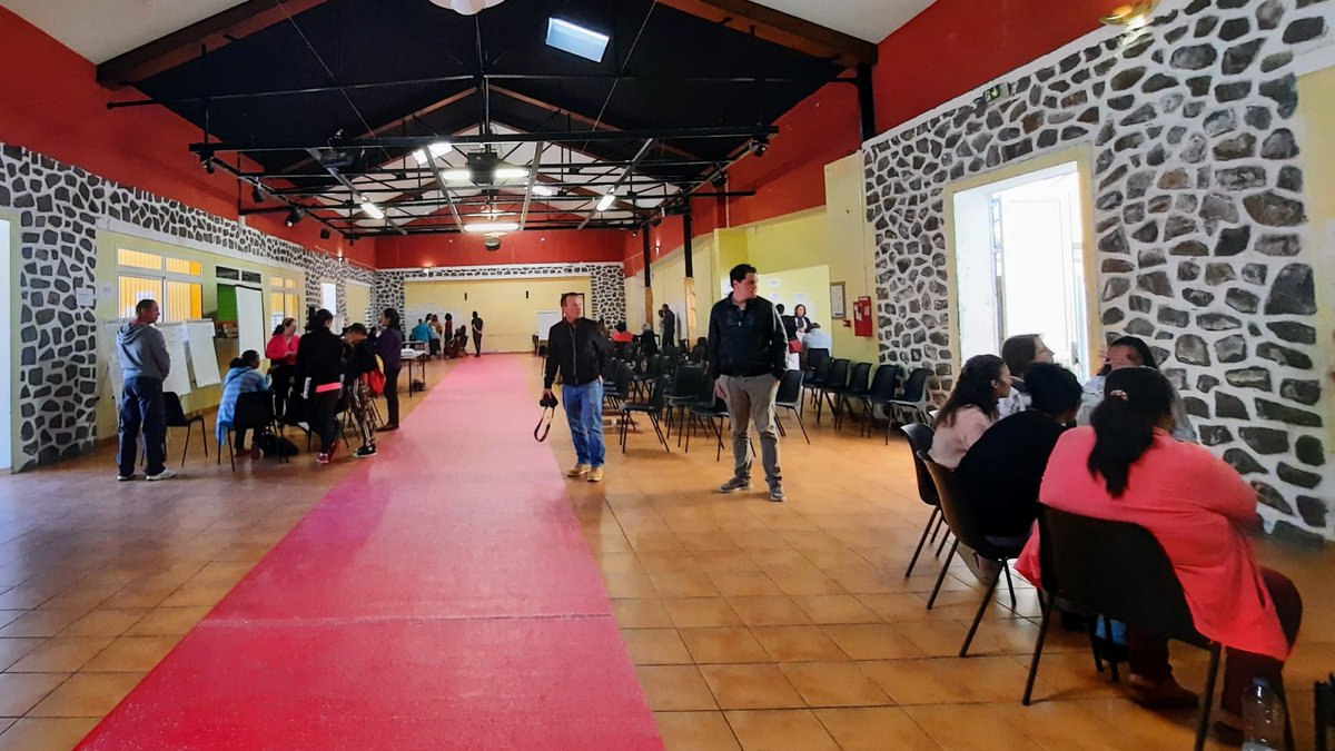 RedSamuraiRE's tweet photo. Avec l'équipe du CCAS de Cilaos, nous avons animé un forum de concertation au coeur de l'île pour définir les priorités du cirque en terme d'accompagnement social.

🙏Merci à toute l'équipe qui a permis de mener à bien cette concertation.

#concertation #politiquepublique https://t.co/6KTNHtWYxB