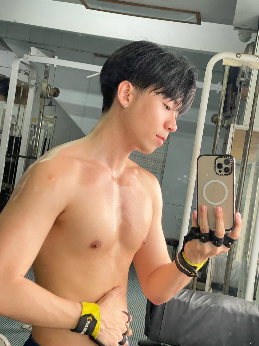 worrasim's tweet photo. อ้วงงง🐷 https://t.co/sloN40H0op